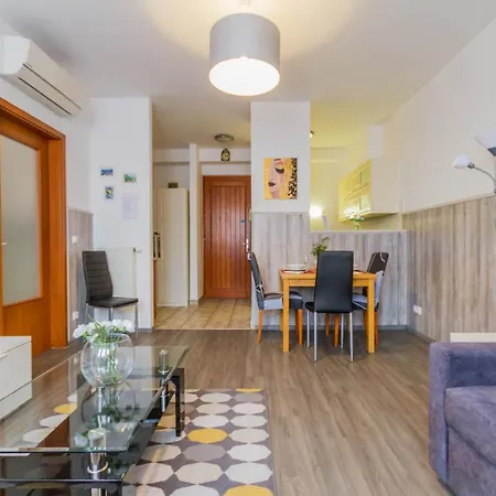 Lovag Charming In The Center-ac Apartamento *