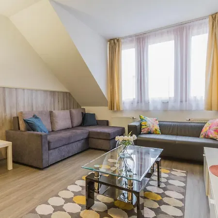 Lovag Charming In The Center-ac Apartamento